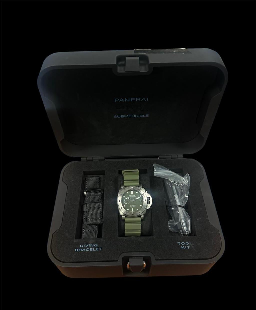 Panerai Submersible Verde Militare 42mm