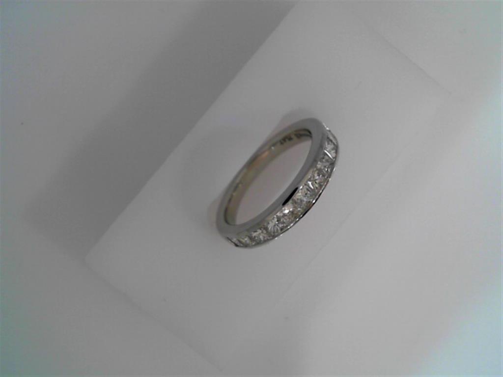 Diamond Wedding Bands  -  Women'