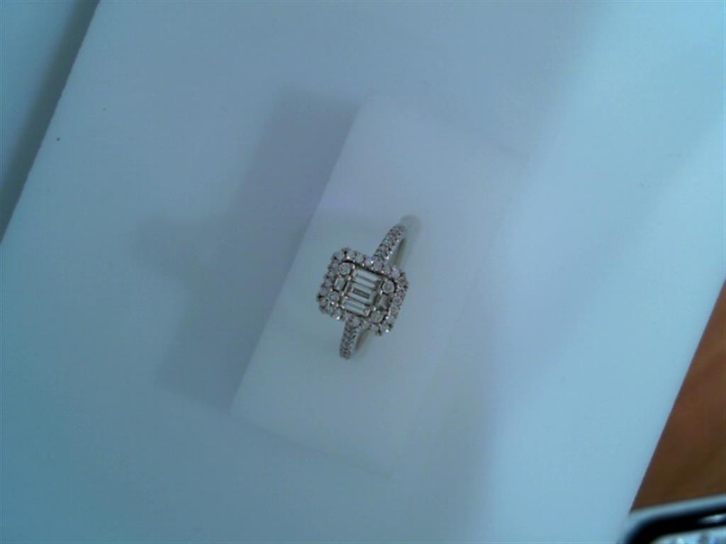 Diamond Fashion Rings - Women